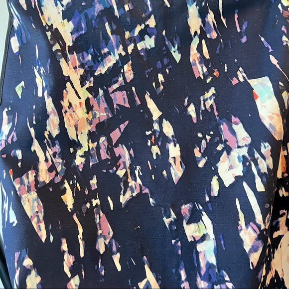 Club Monaco Pencil Skirt | Piping, back slit | Navy with pattern, 4 - Picture 4 of 11